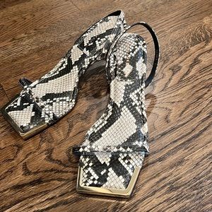 Good American snakeskin kitten heels